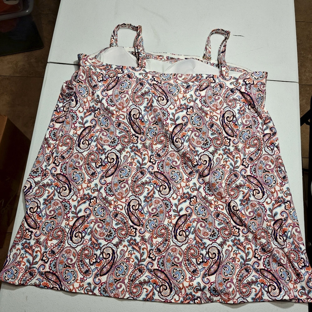 New Lands' End Paisley Tankini Swim Top Women's Size 26W. - Picture 2 of 4
